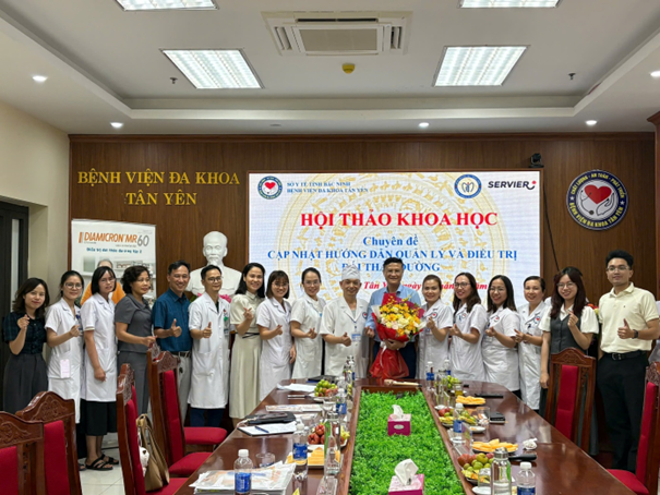 PGS.TS.BS Phan Hướng Dương báo cáo chuyên đề "Cập nhật điều trị đái tháo đường" tại Bệnh viện Đa khoa Tân Yên