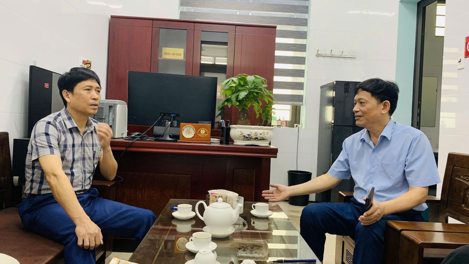 THÁO GỠ KHÓ KHĂN, VƯỚNG MẮC TRONG TRIỂN KHAI KHÁM SỨC KHỎE ĐỊNH KỲ, KHÁM SÀNG LỌC MIỄN PHÍ CHO NGƯỜI DÂN TẠI XÃ TÂN YÊN