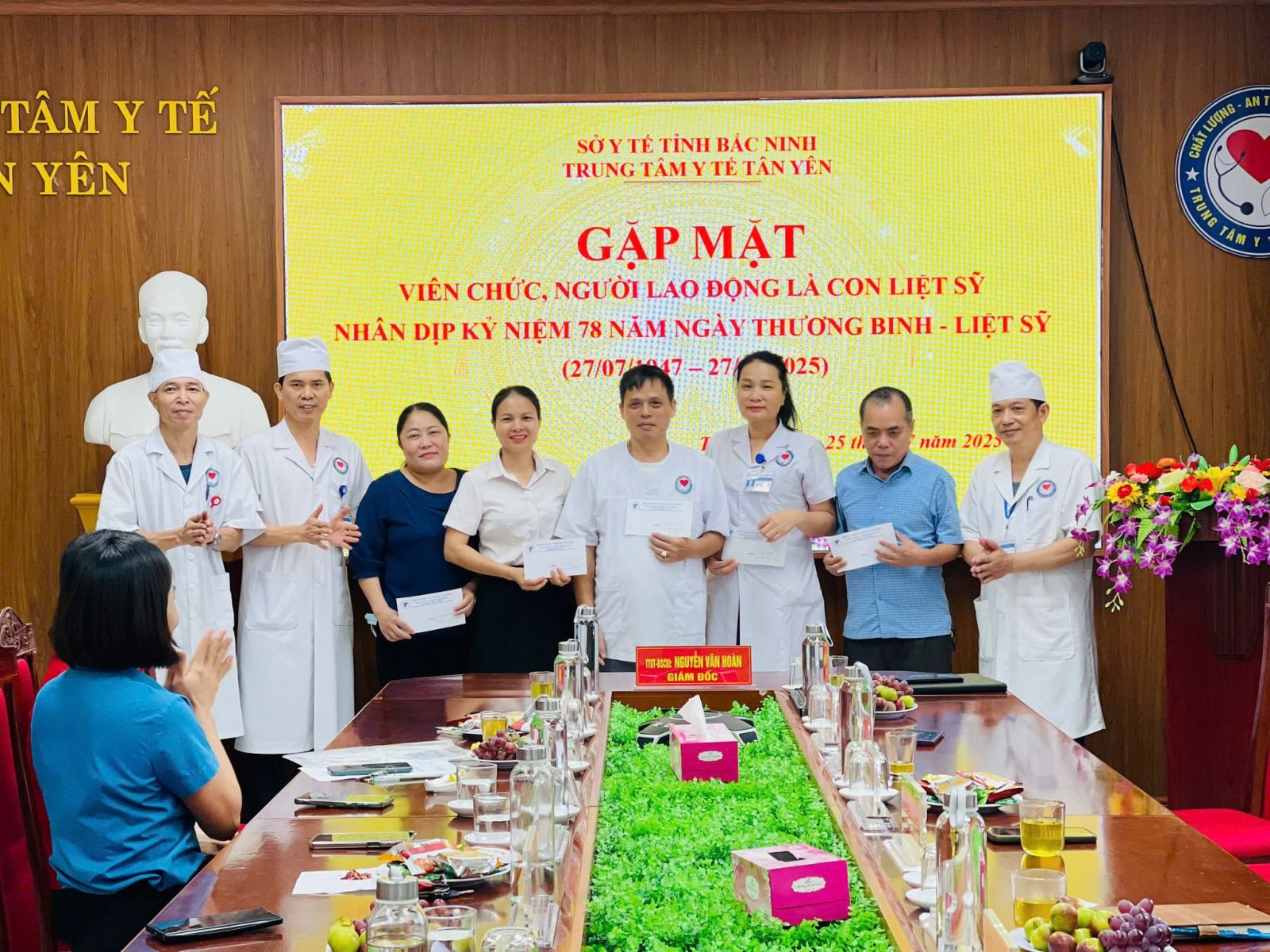 TỔ CHỨC GẶP MẶT VIÊN CHỨC LÀ CON LIỆT SỸ